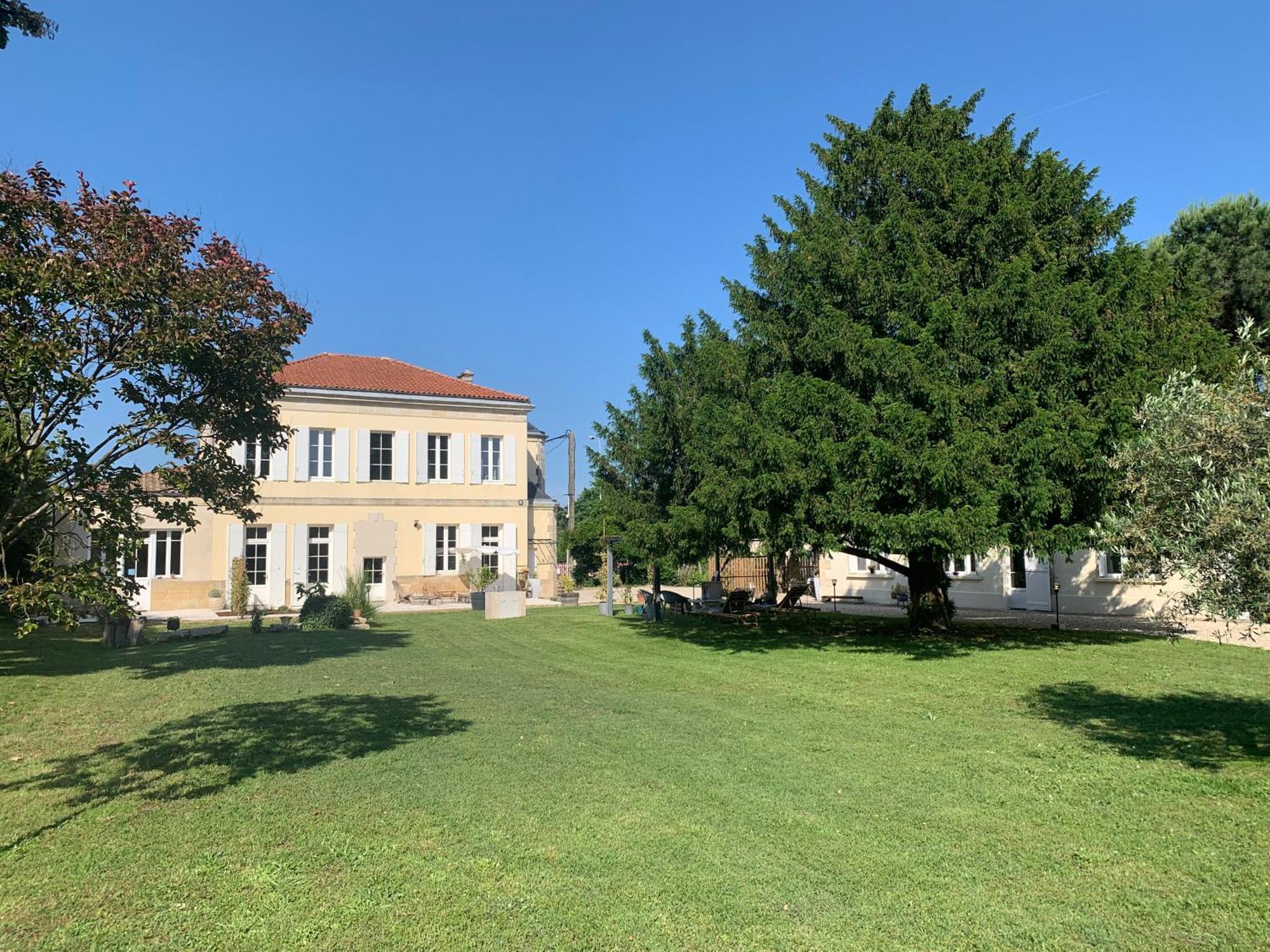 Batisse En Pierre XVII Siecle 115 M² Avec Terrasse Ambares-et-Lagrave Exterior foto
