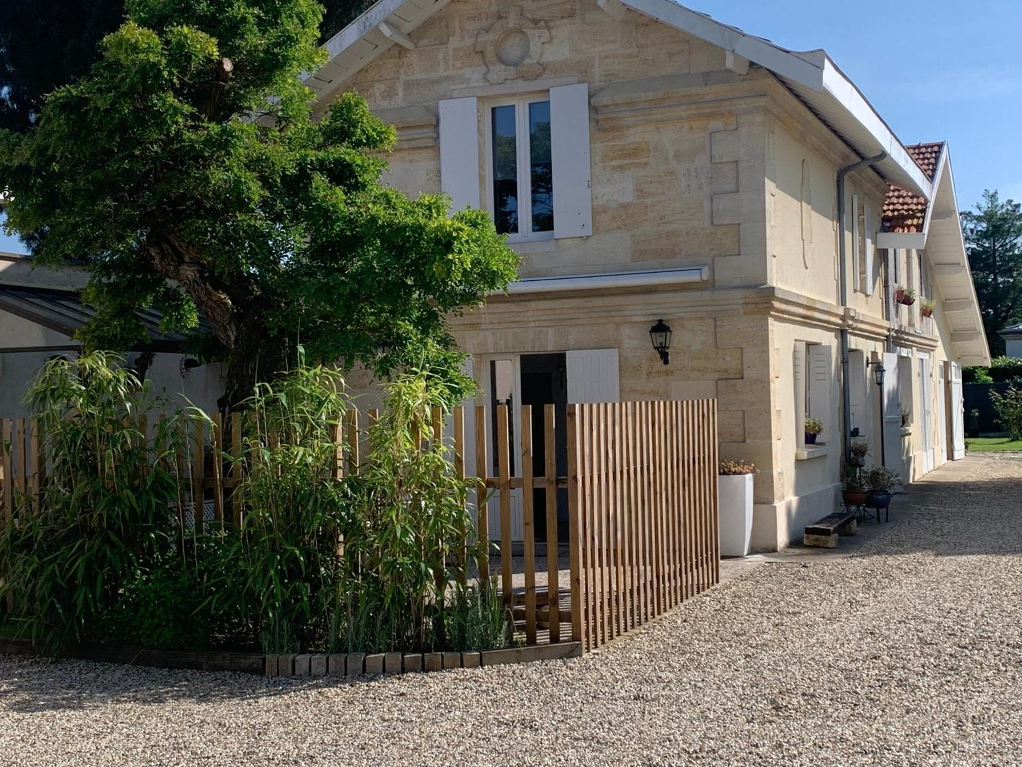 Batisse En Pierre XVII Siecle 115 M² Avec Terrasse Ambares-et-Lagrave Exterior foto